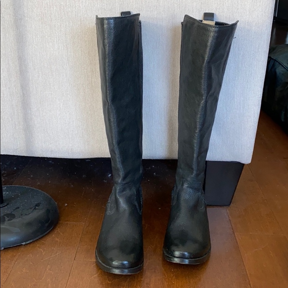 FRYE boots - like new!